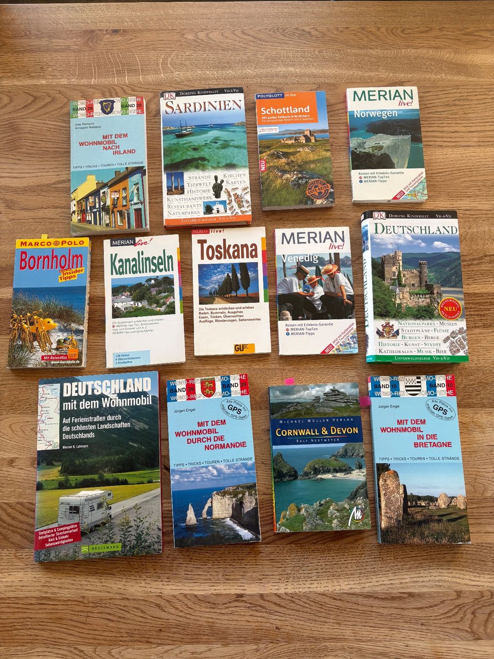 Libri: Ferien Reiseführer-Set: 13 Stück ,Destinationen, – Usato da Schleinikon venduto da msfwmw2