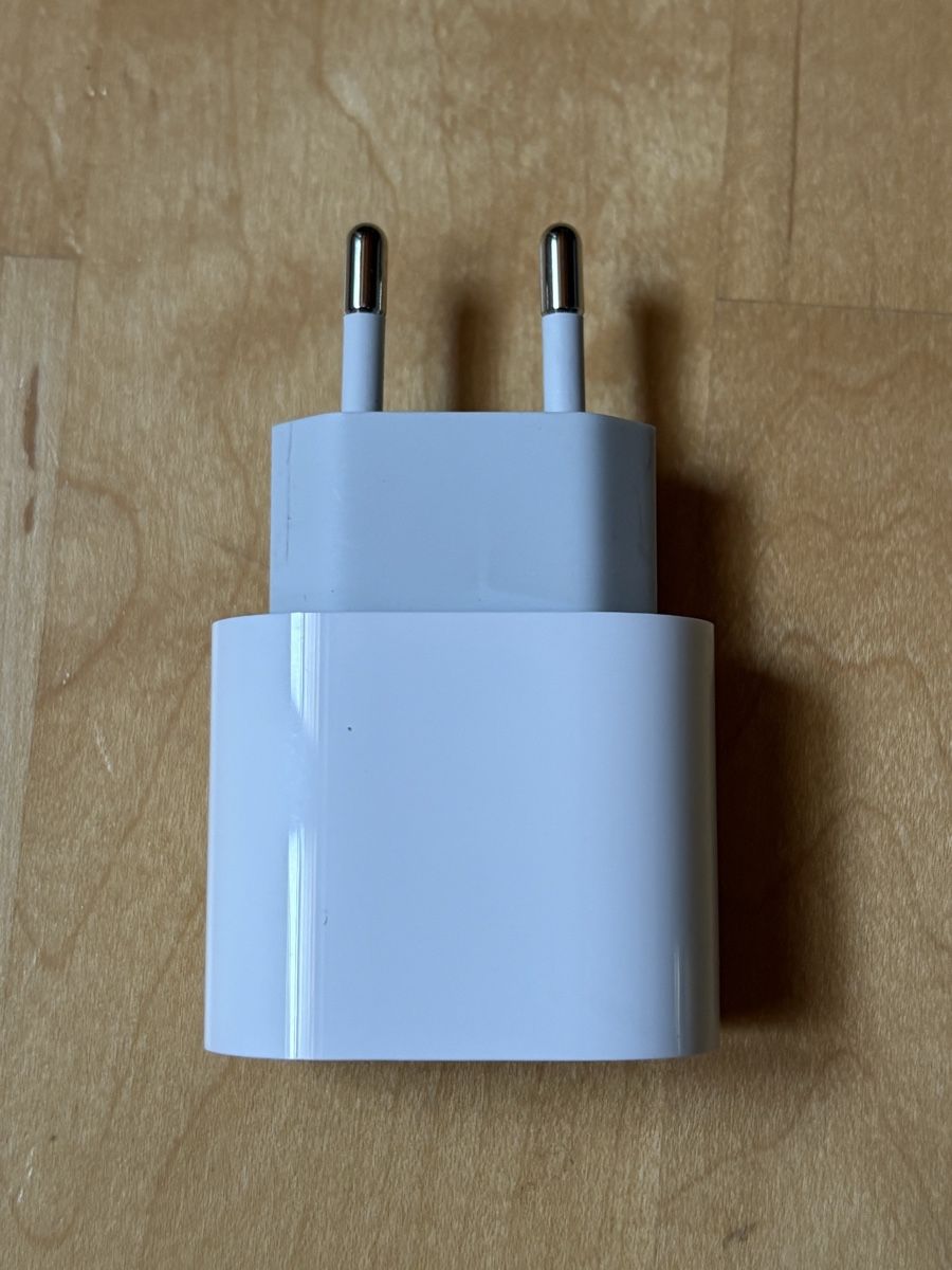 Apple Caricabatterie: Apple Netzteil 20W USB-C neuwertig – Nuovo (secondo la descrizione) da Marthalen venduto da thh72 1