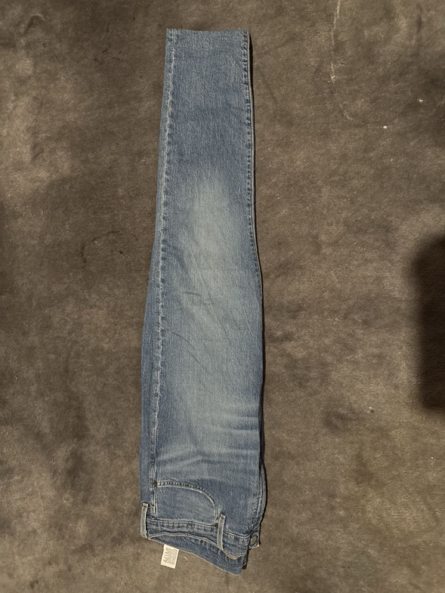 Levi's Jeans: jeans levis – Usato da Lausanne venduto da def_7qwq 1