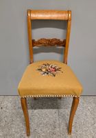 Antiker Biedermeier-Stuhl mit Stickerei