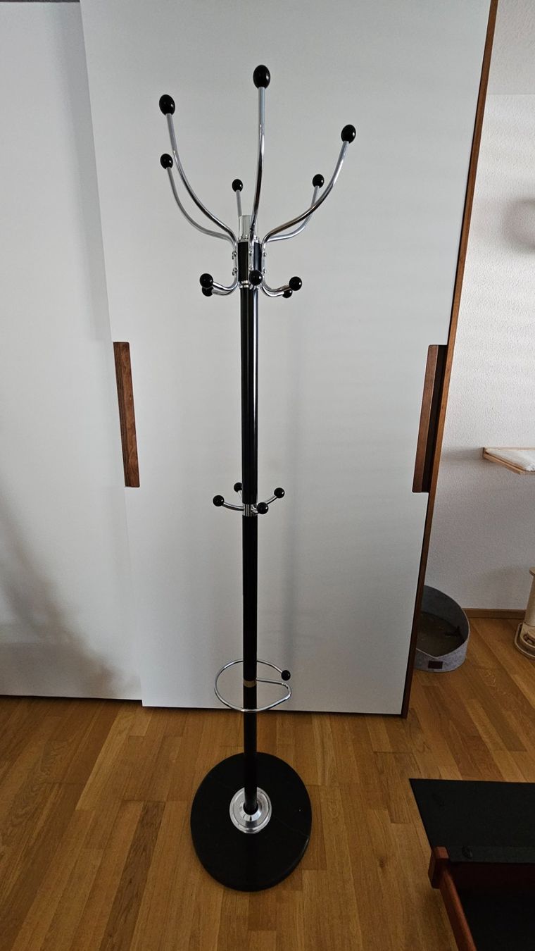 Garderobe: Garderobenständer schwarz/chrom – Gebraucht aus Ruswil von Tinugerber1994