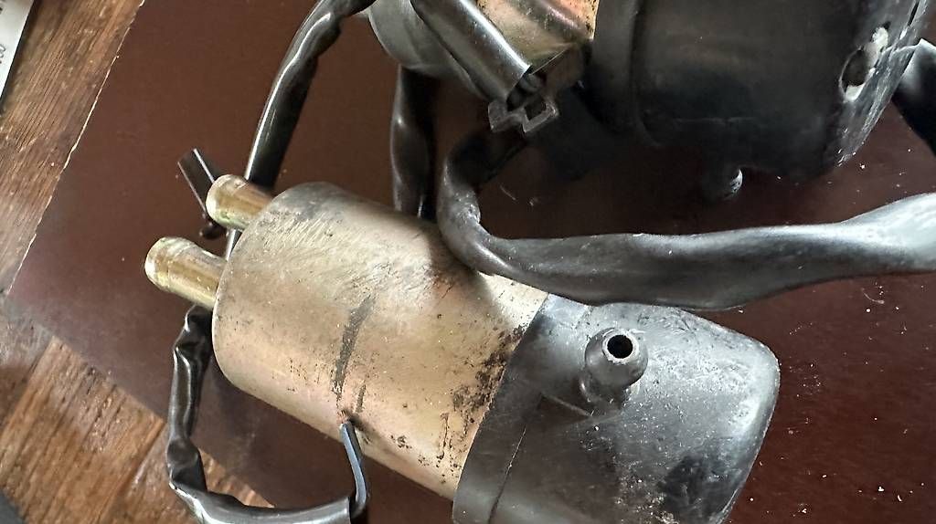 Tutti pezzi di ricambio auto: Honda RD03 RD04 Benzinpumpen  – Usato da Heimenschwand venduto da AntiDope 1