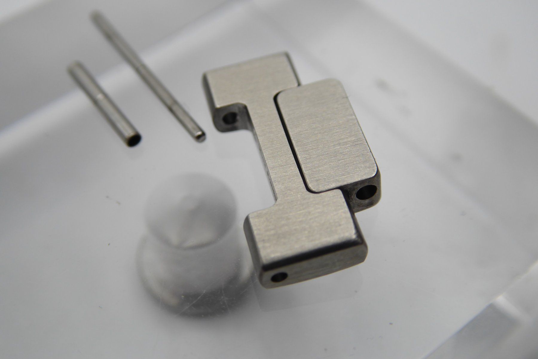 Patek Philippe Uhren: Patek Philippe Nautilus link pin 17mm – Gebraucht aus Geneve von adr_xk6n 3