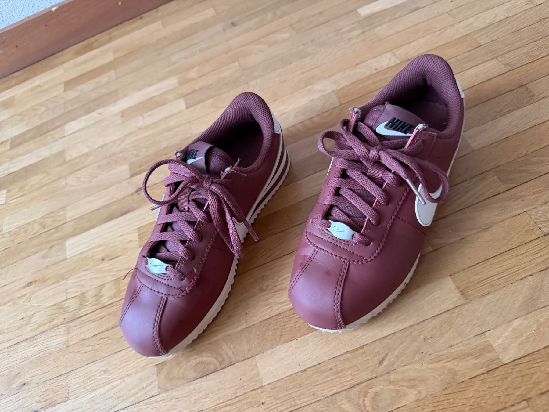 Nike Scarpe per ragazzi: Kinder Nike Schuhe Größe 33,5 – Usato da Wohlen AG venduto da baletan83
