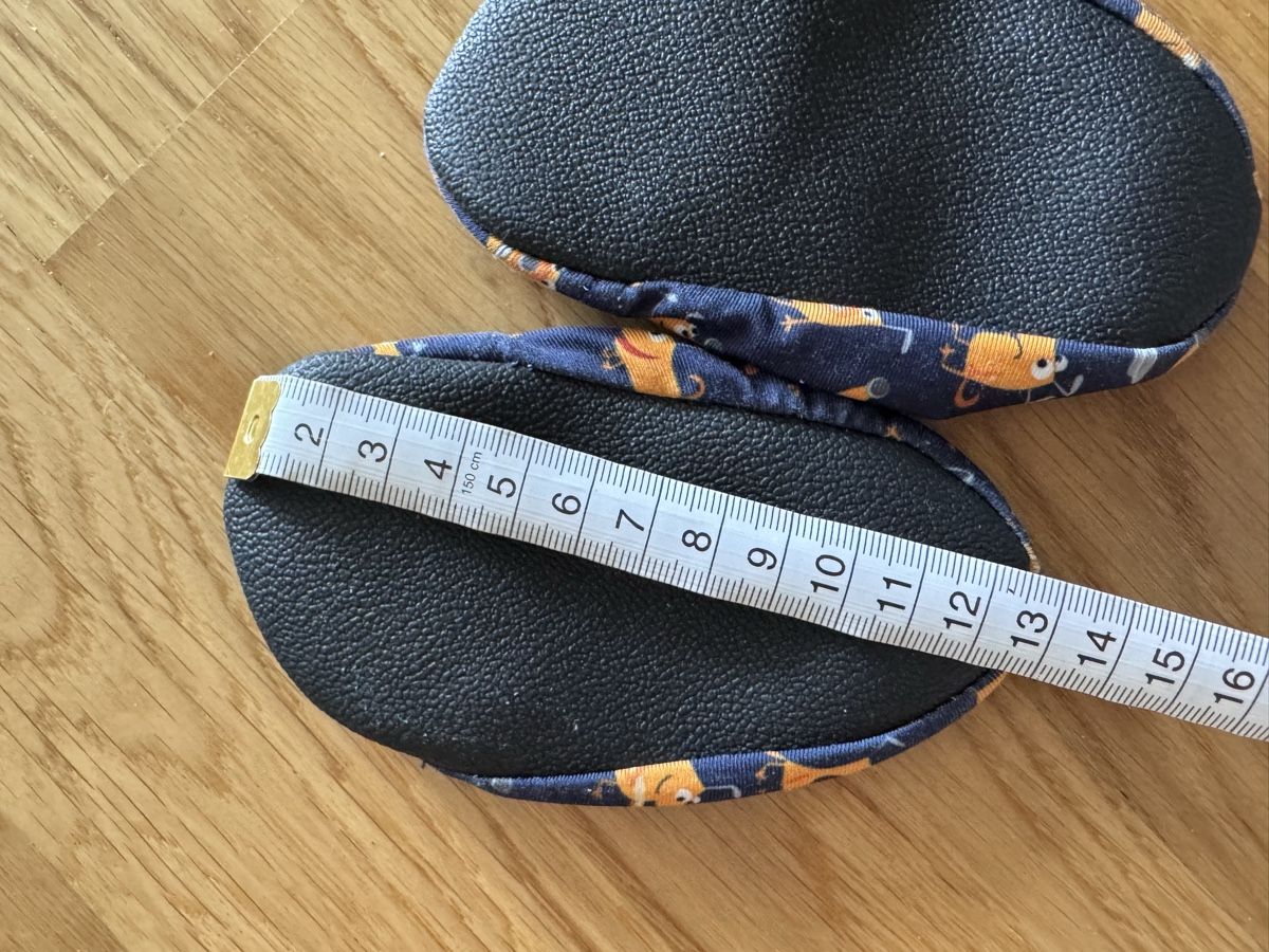 Scarpe per ragazzi:  SlipStop Badeschuhe – Usato da Zug venduto da sil_j6rl 2