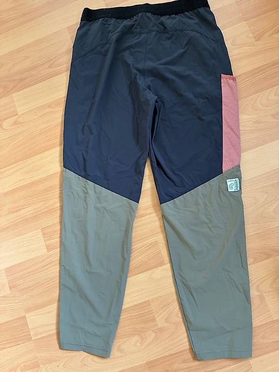 Maloja Pantaloni: Maloja Sporthose Gr. XS – Usato da Zizers venduto da Ranunkel05 2