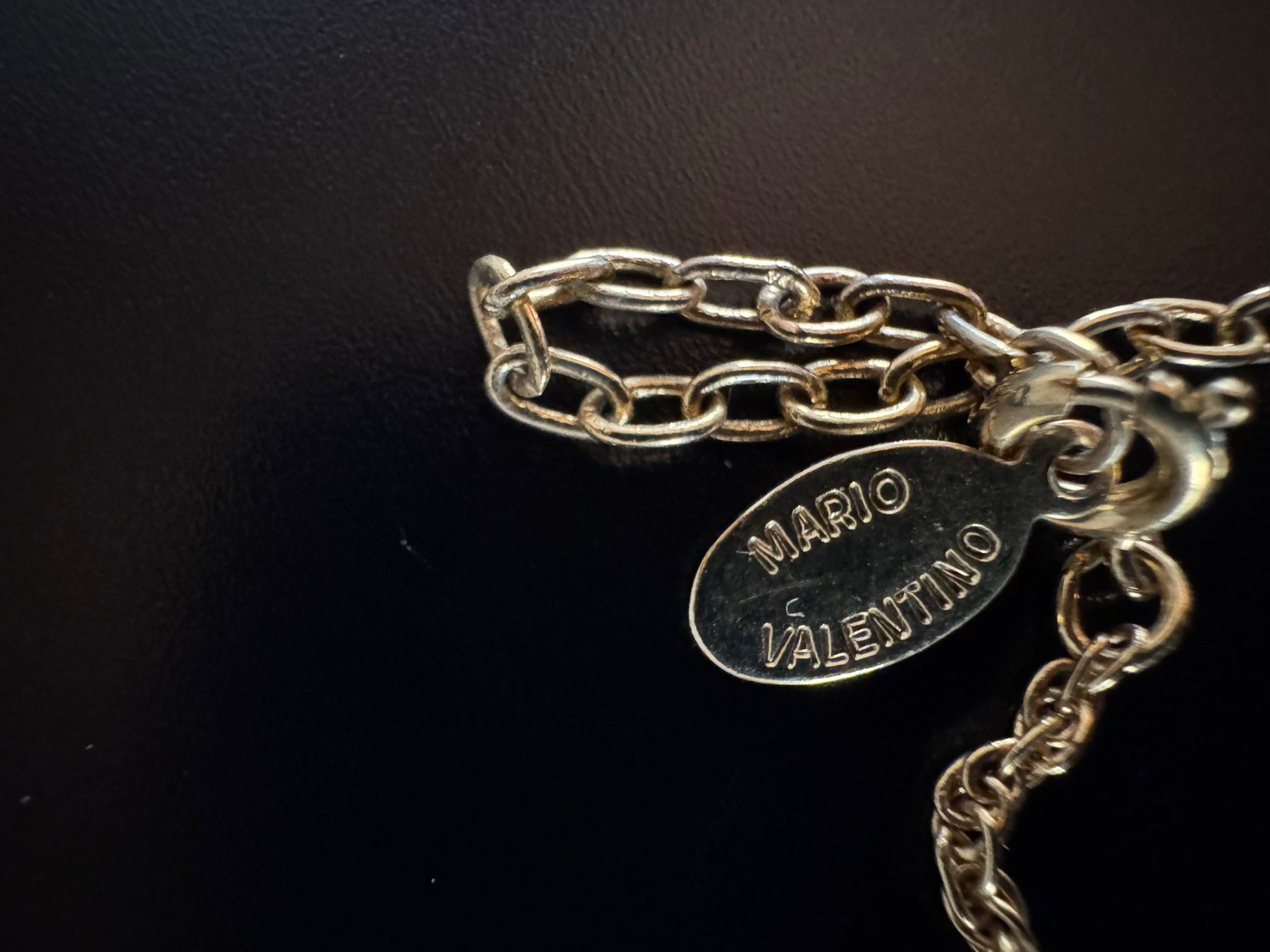 Catenine: Mario Valentino Herz-Collier goldfarben – Usato da Winterthur venduto da Dejv 5