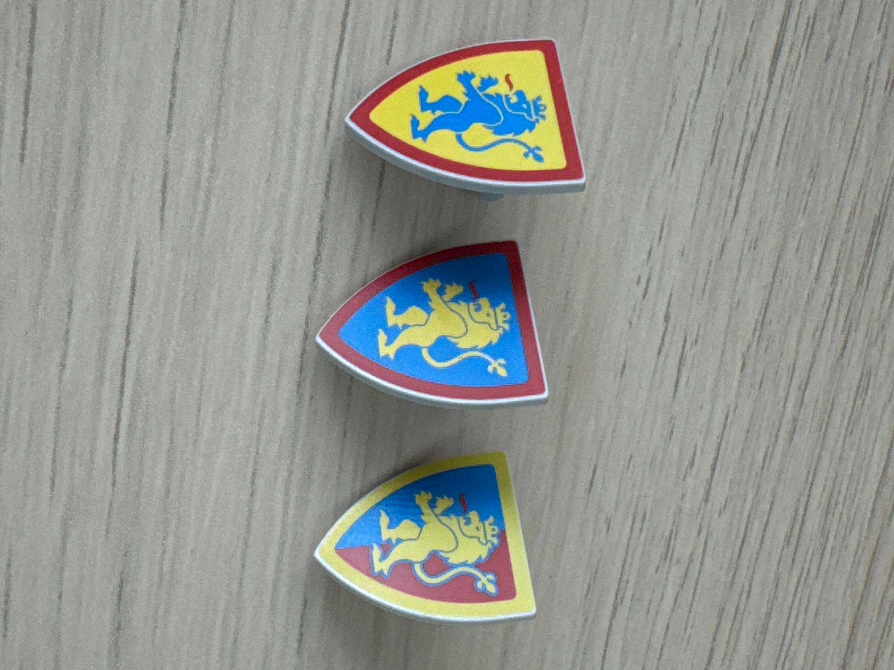 Lego Giocattoli: Lego 3 Löwenritter Schilde Neu – Nuovo (secondo la descrizione) da Neuhausen am Rheinfall venduto da mic_m9bp 1