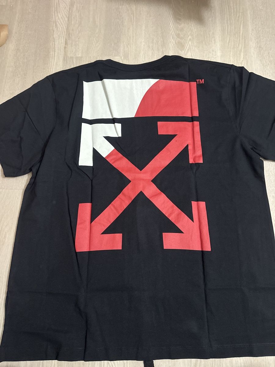 Off-White T-shirt: Off White T-Shirt – Nuovo e nell'imballaggio originale da Trimmis venduto da Subburbia 3