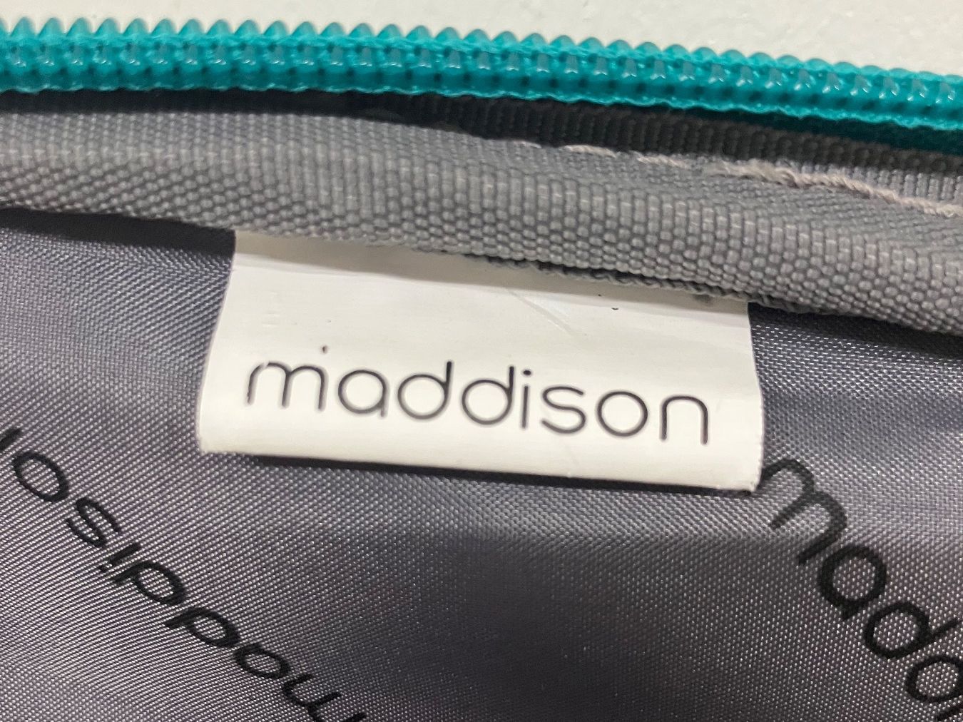 Reisekoffer: Kleiner türkiser Maddison-Rollkoffer – Gebraucht aus Chur von lucilla.galgani 5