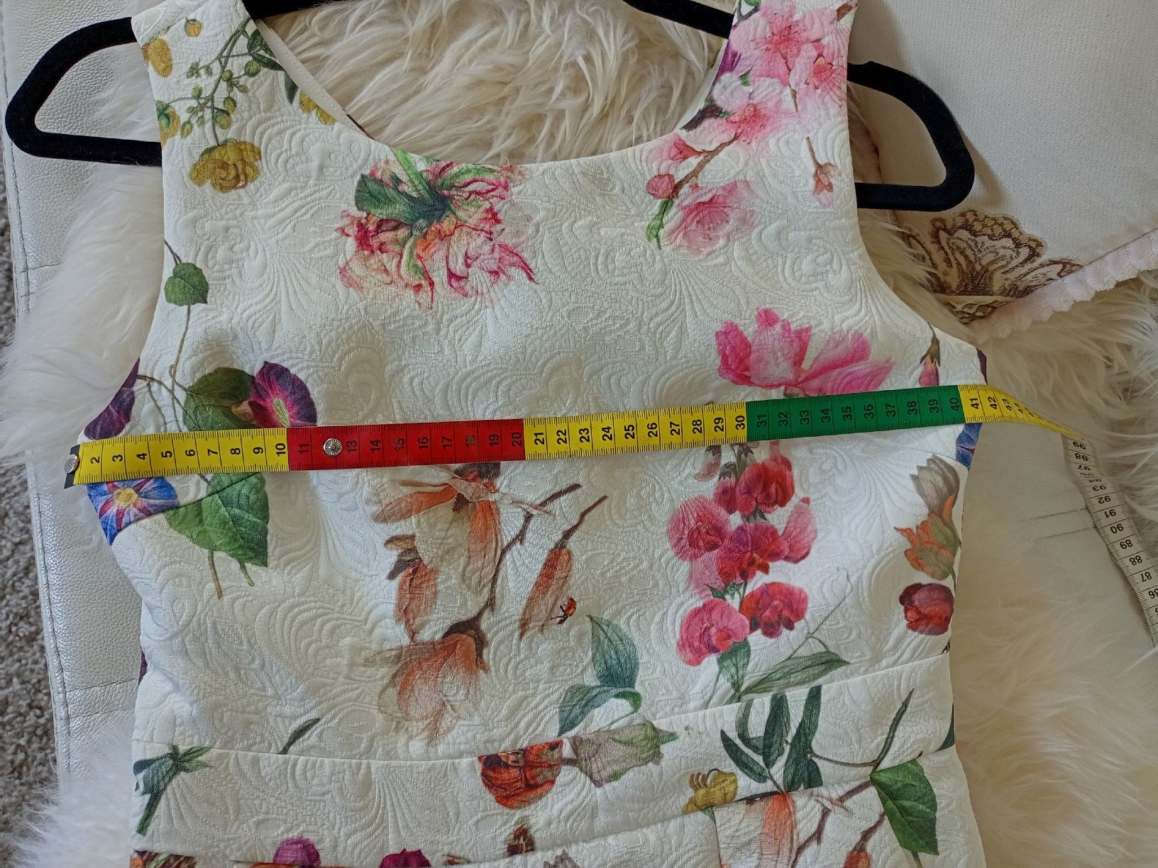 Kleider: très jolie robe à fleurs taille 36 – Gebraucht aus Monthey von 04Elisa 4