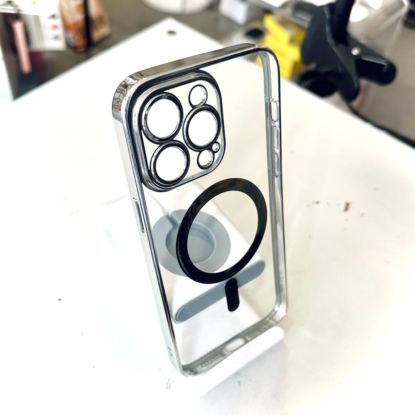 Cover & Protezioni schermo: Coque Transparente pour iPhone 14 Pro Max avec Cercle magsaf – Nuovo e nell'imballaggio originale da Morges venduto da DigiAC 1