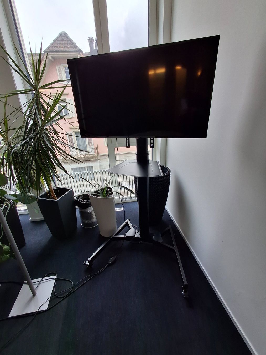 Supporti a parete: TV Halterung – Usato da Pfäffikon SZ venduto da adm_mkv7