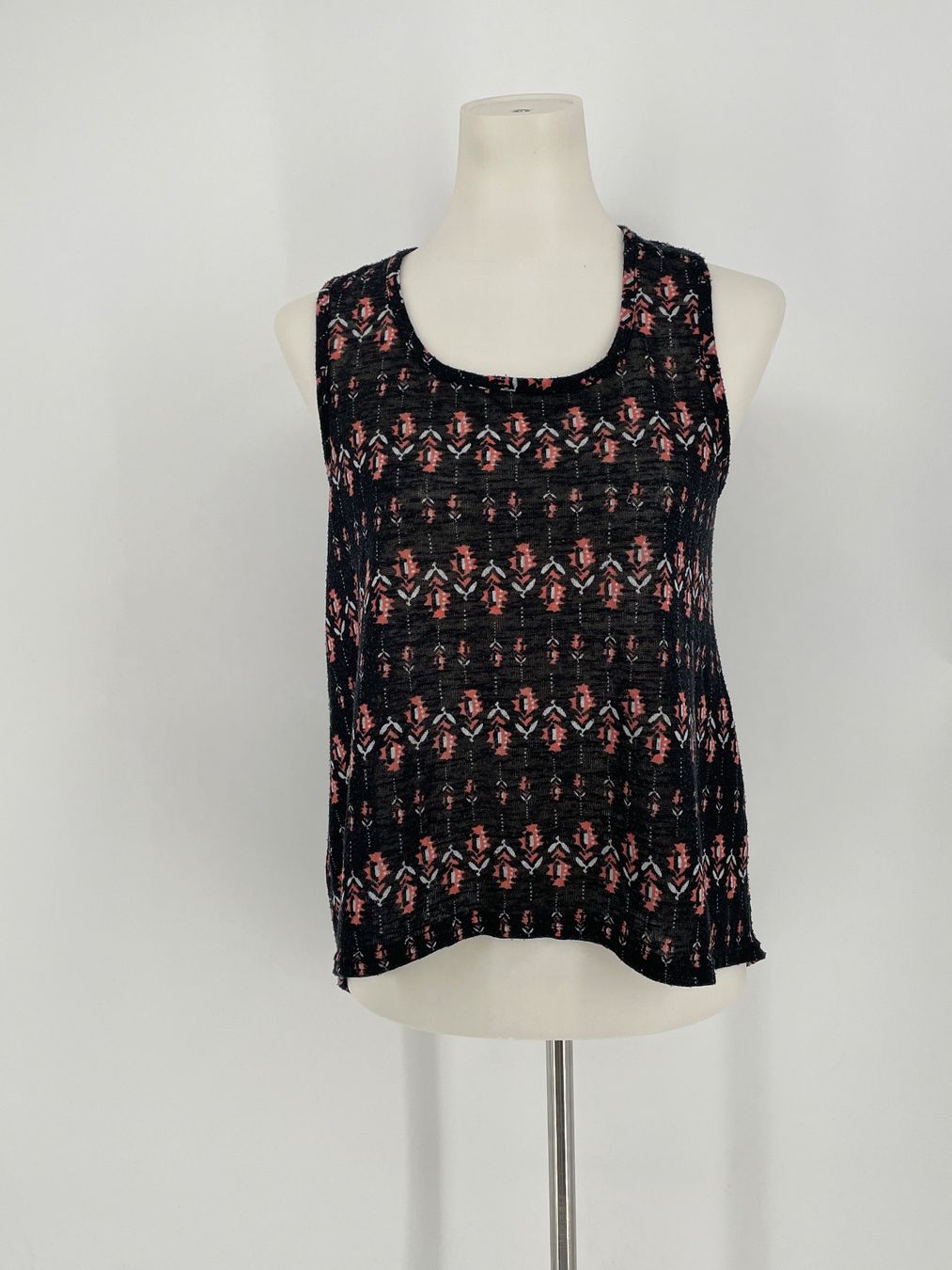 Top: Top Gr. M one love by colloseum – Usato da Auenstein venduto da moin.