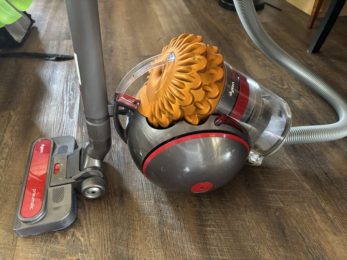 Dyson Aspirapolveri & Accessori: Aspirateur Dyson Bigball – Usato da Mézières VD venduto da P-M-C 1