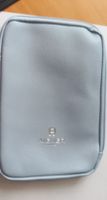 Elegantes Necessaire von Aigner in zartem Hellblau