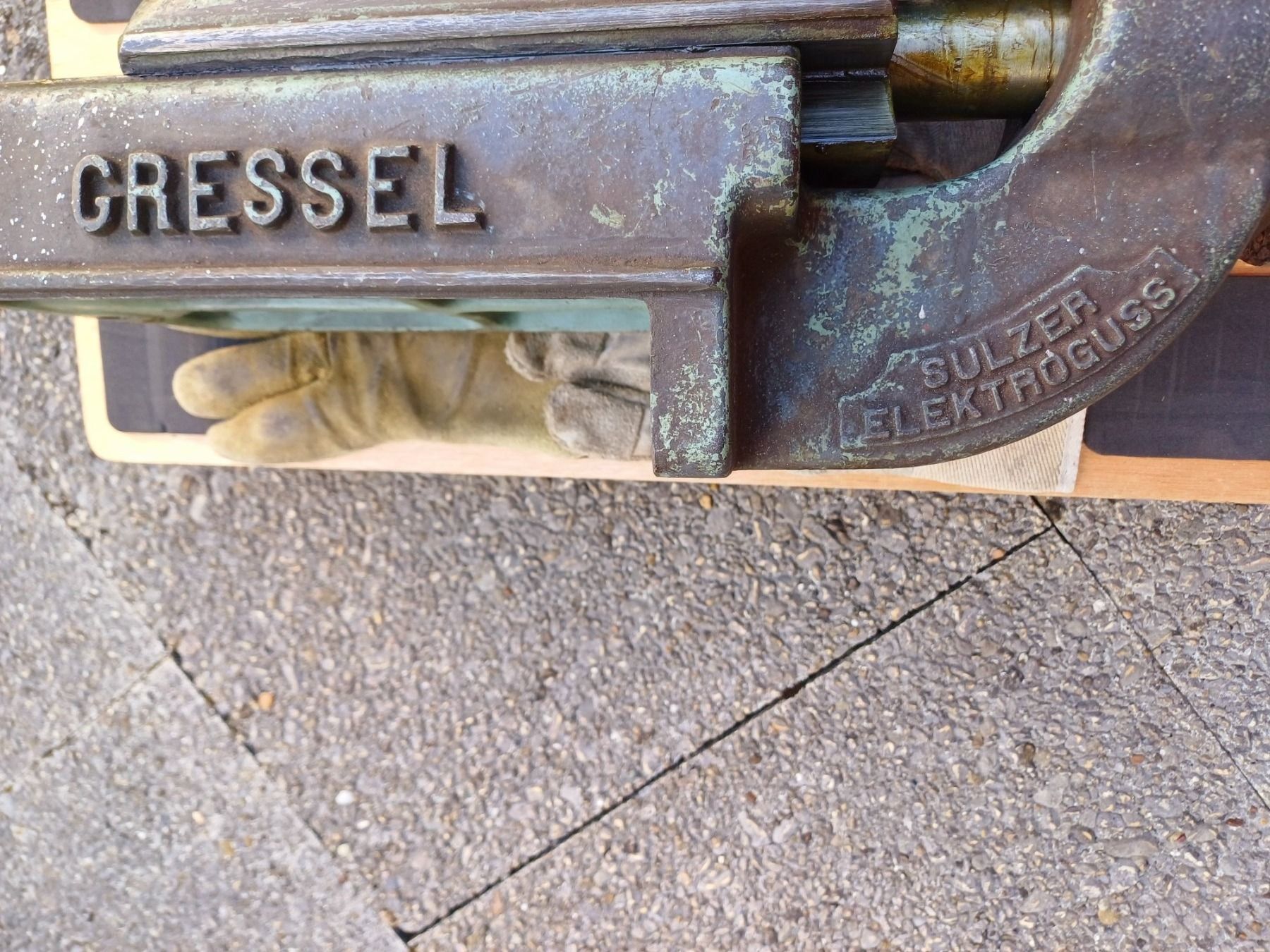 Gressel Tutti gli attrezzi: Gressel Schraubstock Sulzer Elektroguss! 50cm – Usato da Kloten venduto da Juanita3 4