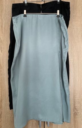 2 Satin lange Jupes H&M blau und schwarz Grösse 44/46