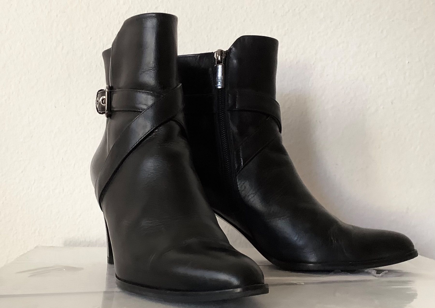 Chaussures femmes: Navyboot Stiefelette Gr. 38 Leder wie neu – D'occasion à Rombach par mai_nyl6 1