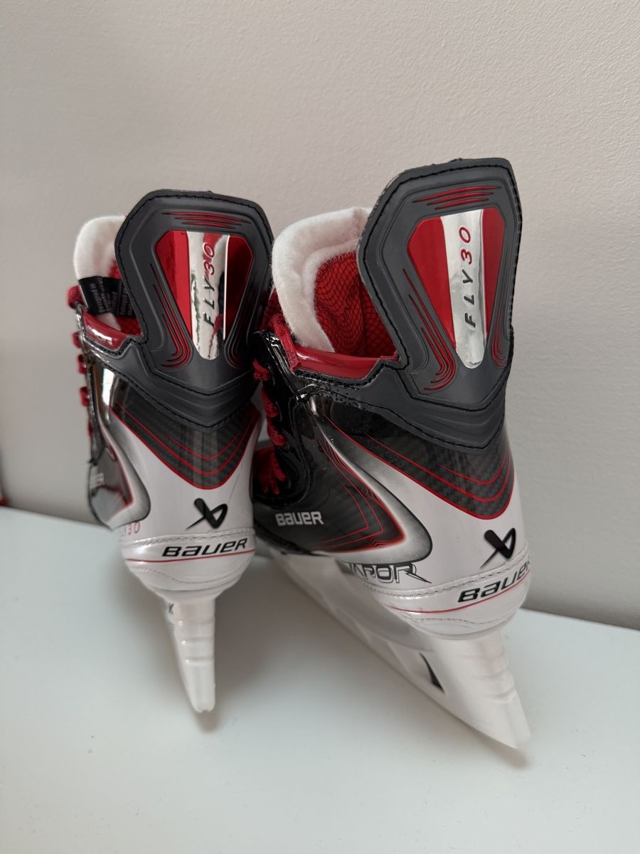 Bauer Pattini da ghiaccio: Eishockeyschlittschuhe Bauer Vapor FLY30 Junior – Nuovo (secondo la descrizione) da Zürich venduto da loristredici 2