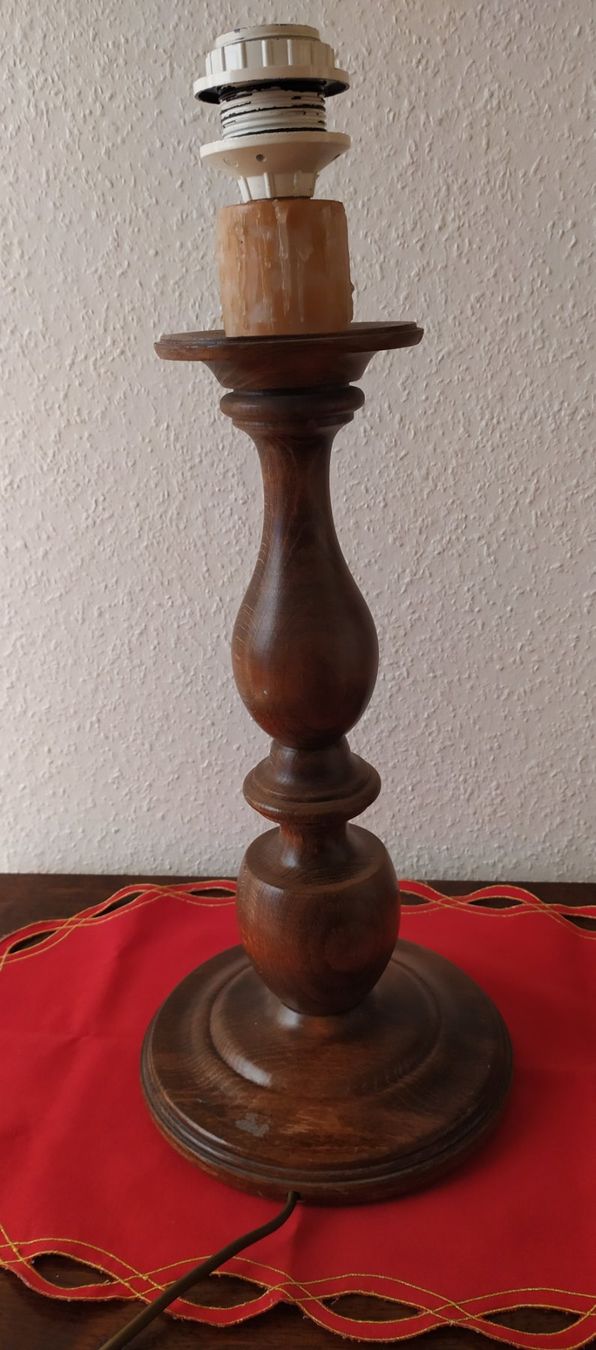 Lampade: ancienne lampe de table en bois – Usato da Chezard St-Martin venduto da Loucail 3