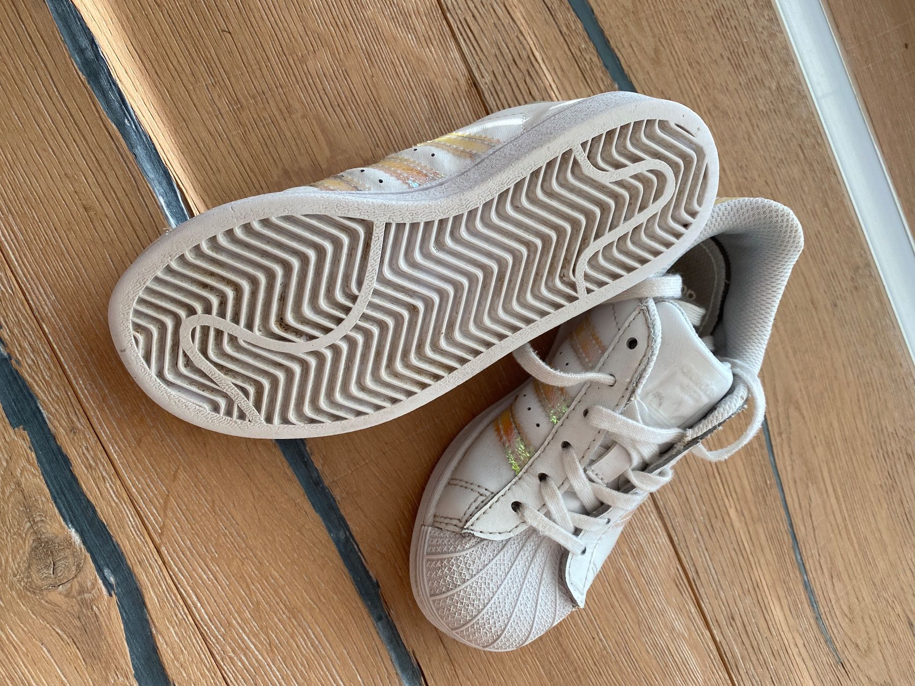 Adidas Scarpe per ragazze: Adidas Ortholite Gr. 30 – Usato da Himmelried venduto da Dievole 1