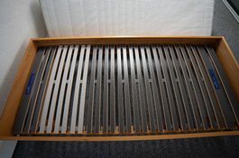 Einzelbett aus Holz inkl. Lattenrost  Matratze optional