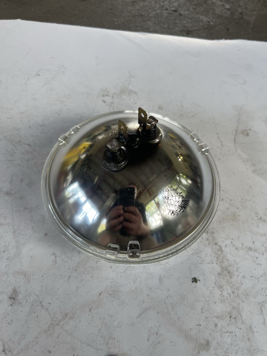 Toutes les pièces auto: Oldtimer Lampe – D'occasion à Altbüron par Garage-Bulak 1