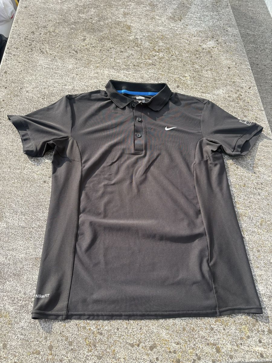 Nike Magliette Polo: Nike Polo Shirt Grösse Large Roger Federer style  – Usato da Freienstein venduto da Golfbueb