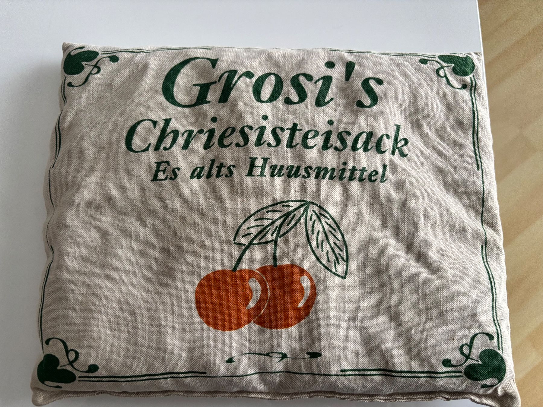 Cuscini: Chriesisteisack/Kirschkernkissen – Usato da Büren an der Aare venduto da schlenker66
