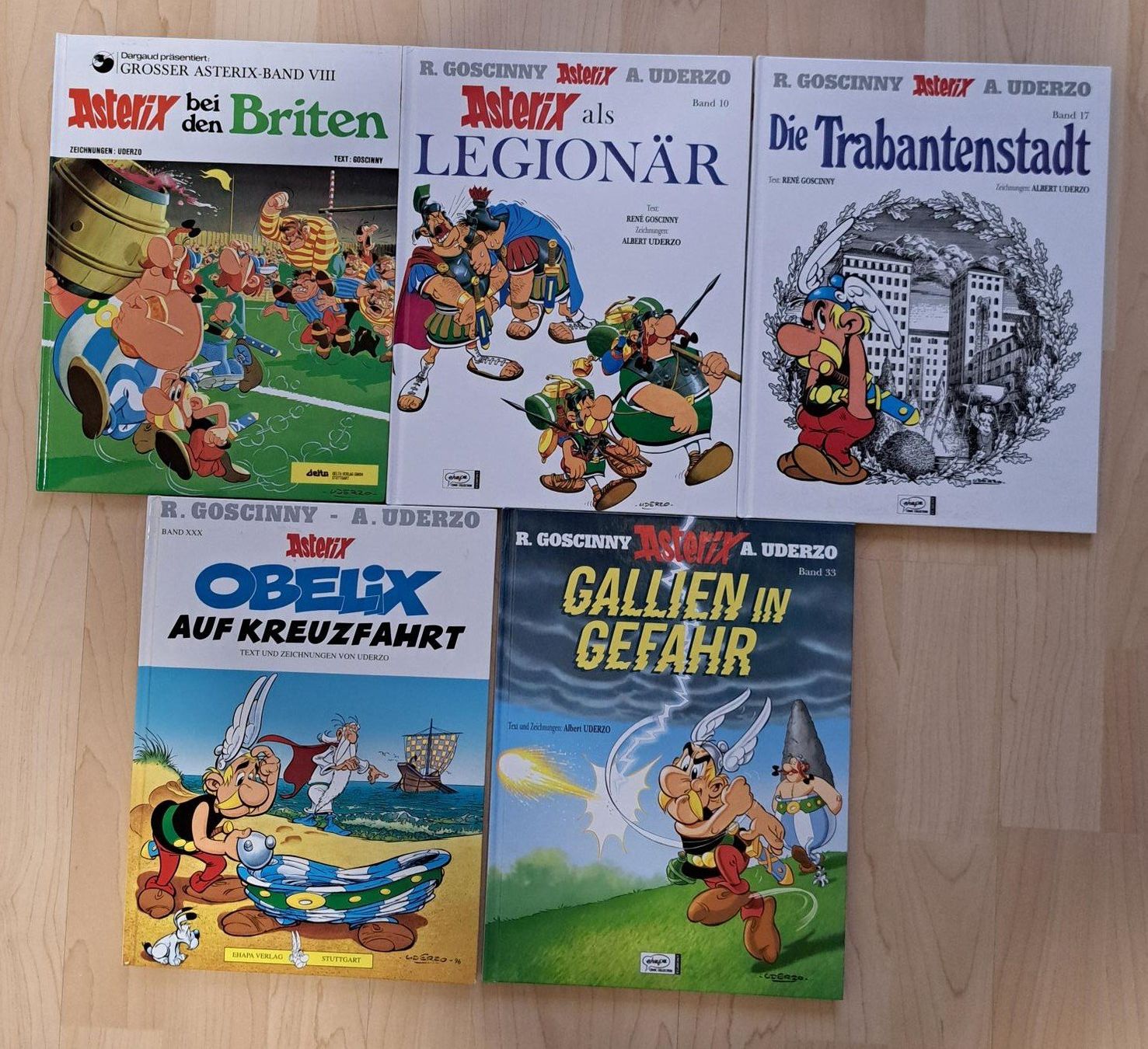Fumetti: 5x Asterix Bände mit blauem Kopfschnitt, Hardcover, Comic – Usato da Basel venduto da Patiscat