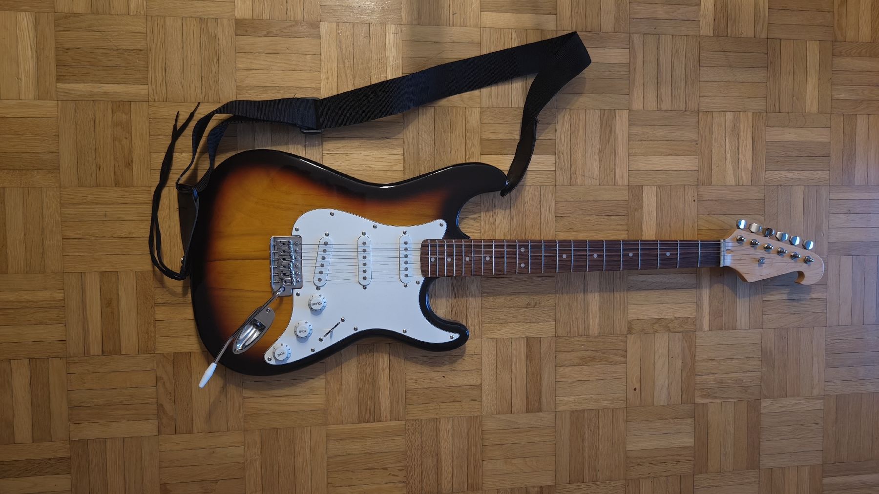 Musikinstrumente: E-Gitarren Starterset – Defekt aus Jona von Kapuzinermoench 1