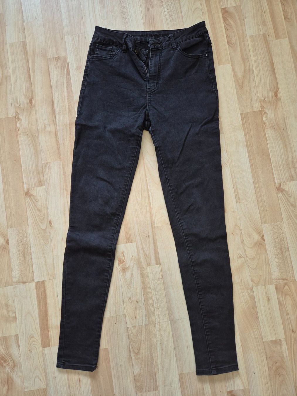 Pantaloni: Schwarze Hose – Usato da Bonaduz venduto da lau_kn5v
