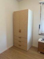 Kleiderschrank mit Kiefer-Dekor Ikea