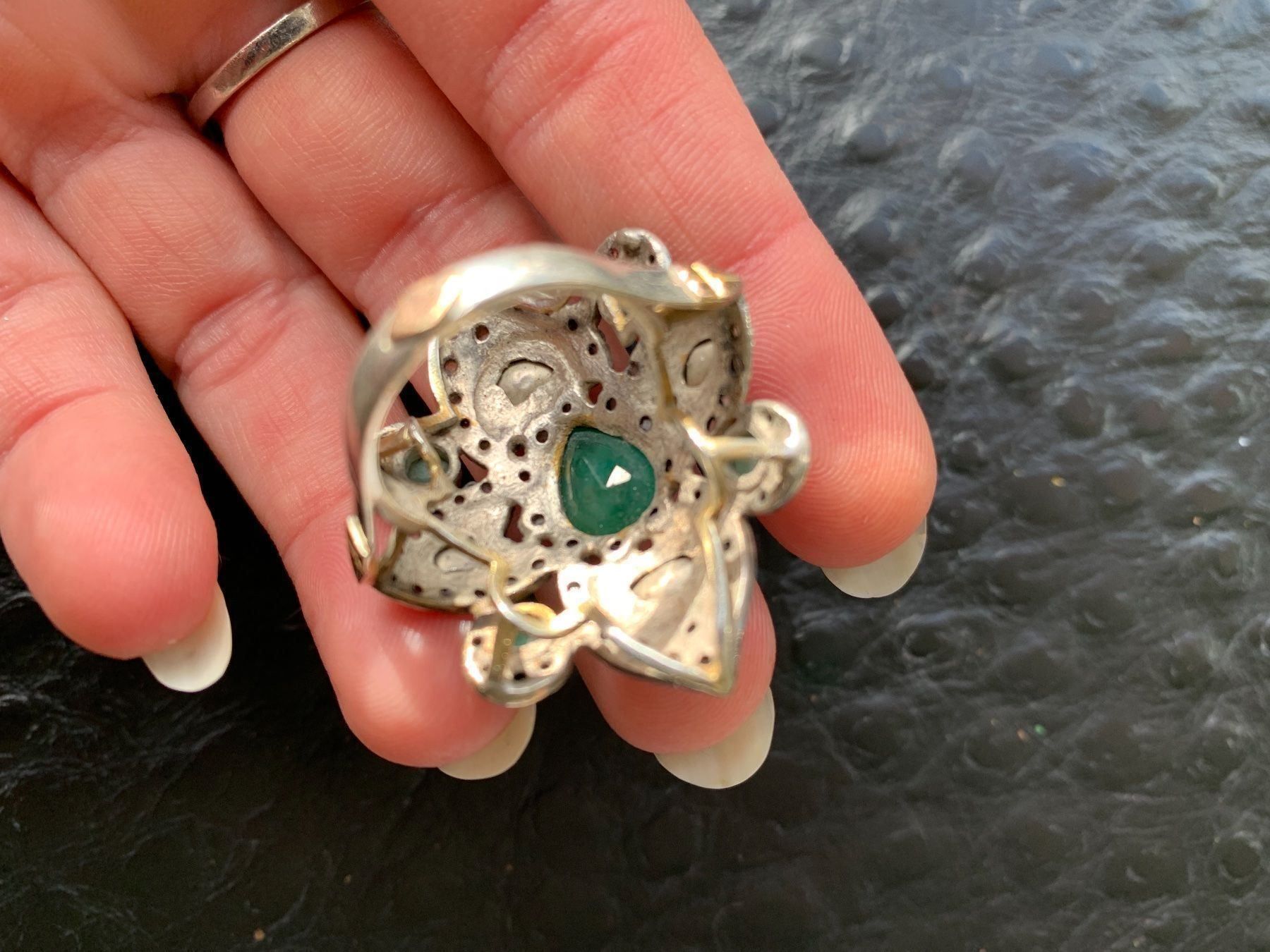 Ringe: Grosser Ring Silber mit Smaragd und Diamanten – Gebraucht aus Birsfelden von Exclusivity 3
