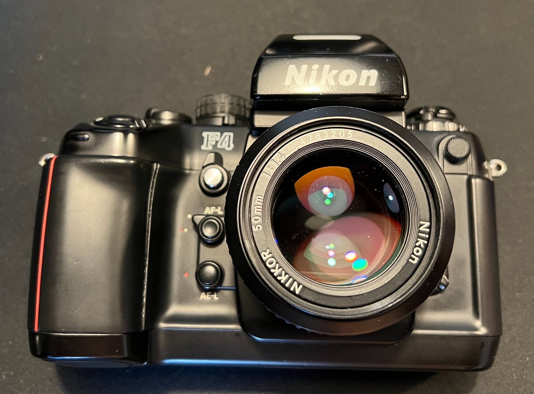 Nikon Kamera: Nikon F4 mit Objektiv – Gebraucht aus Uster von Stoessda 3