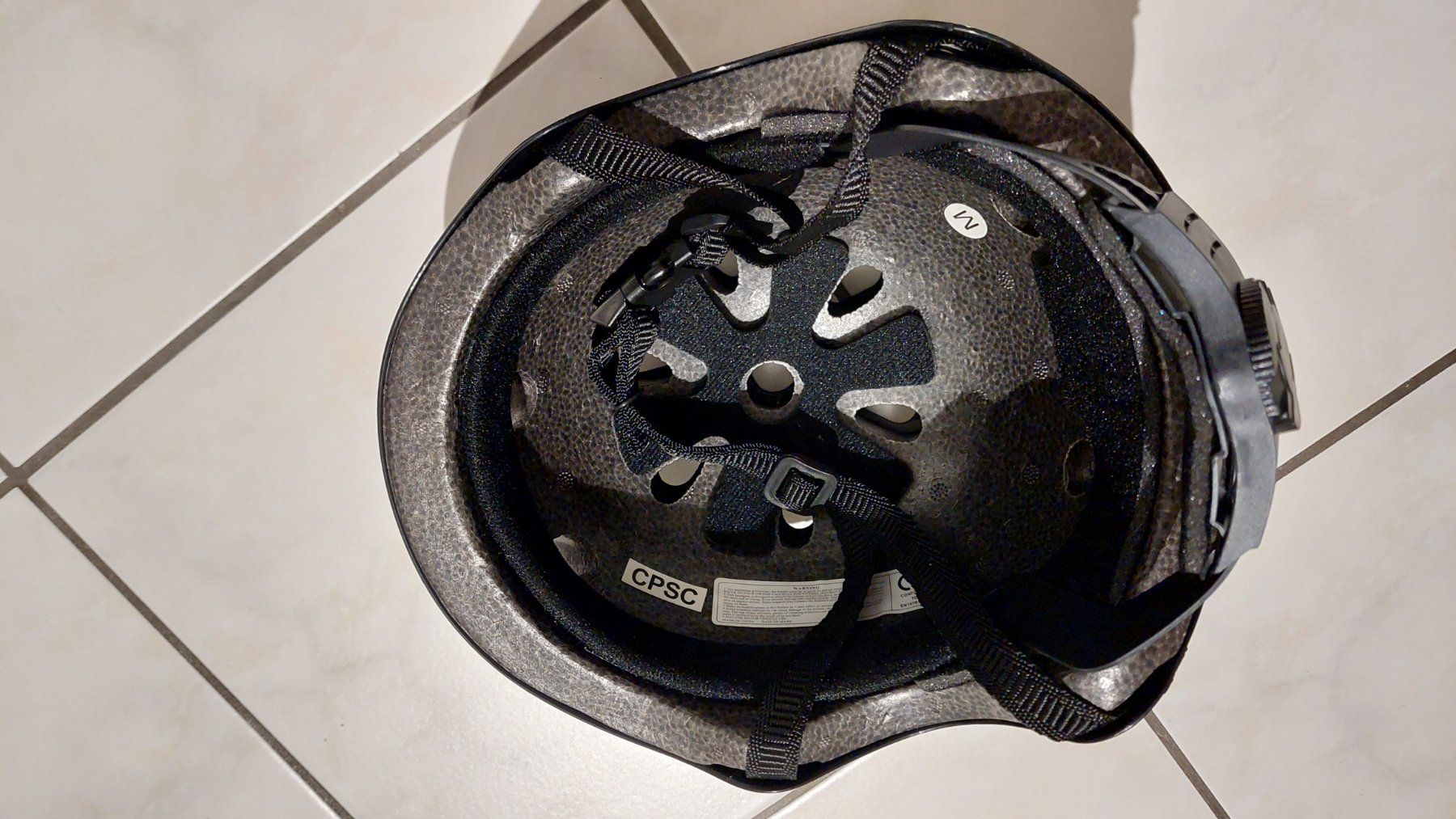 Caschi: NEU Helm 54cm – Nuovo (secondo la descrizione) da münchenstein venduto da ewu_8lcz 1