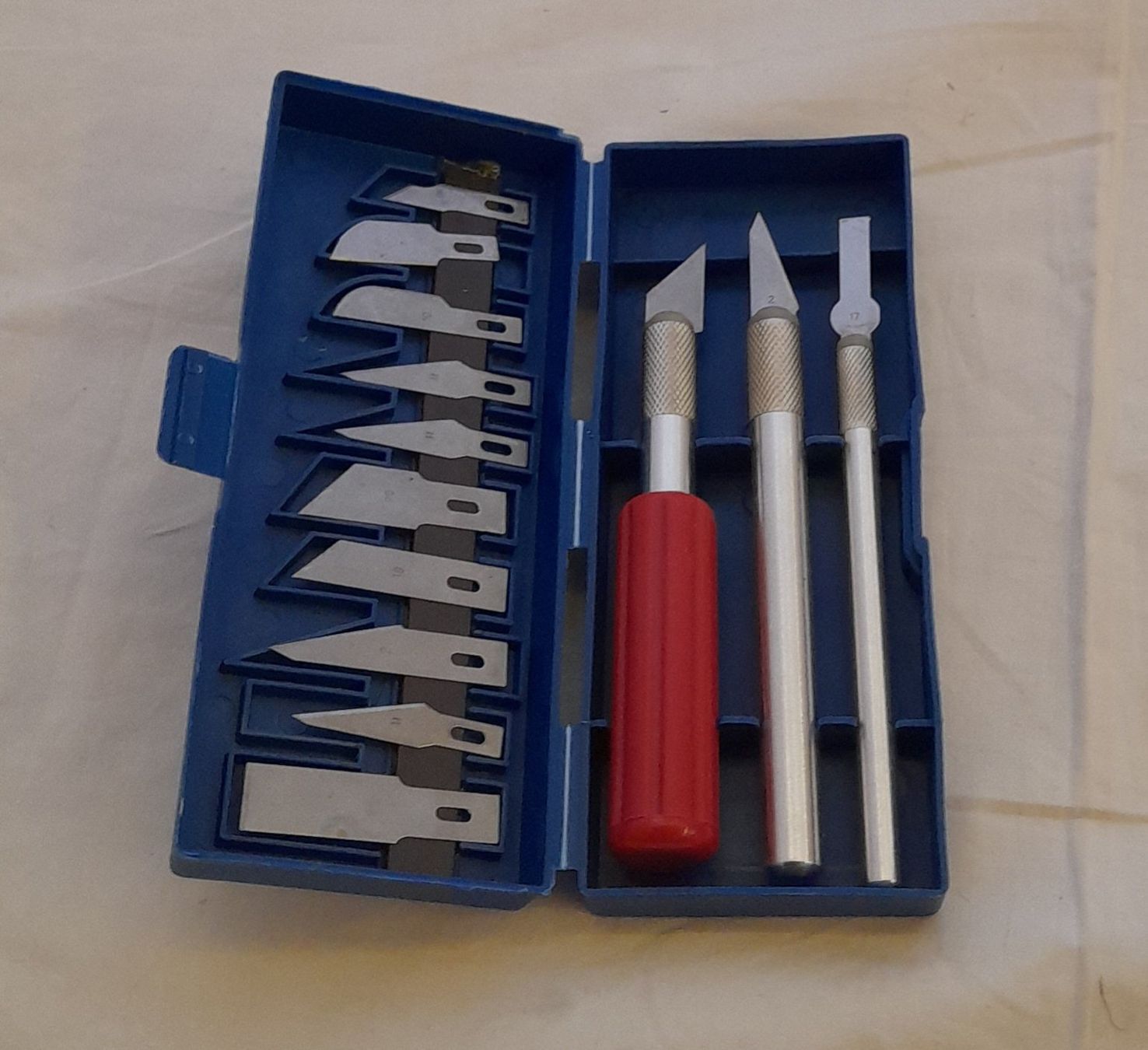Kit bricolage: Schnitzset – Usato da Davos Frauenkirch venduto da bib_8pq5