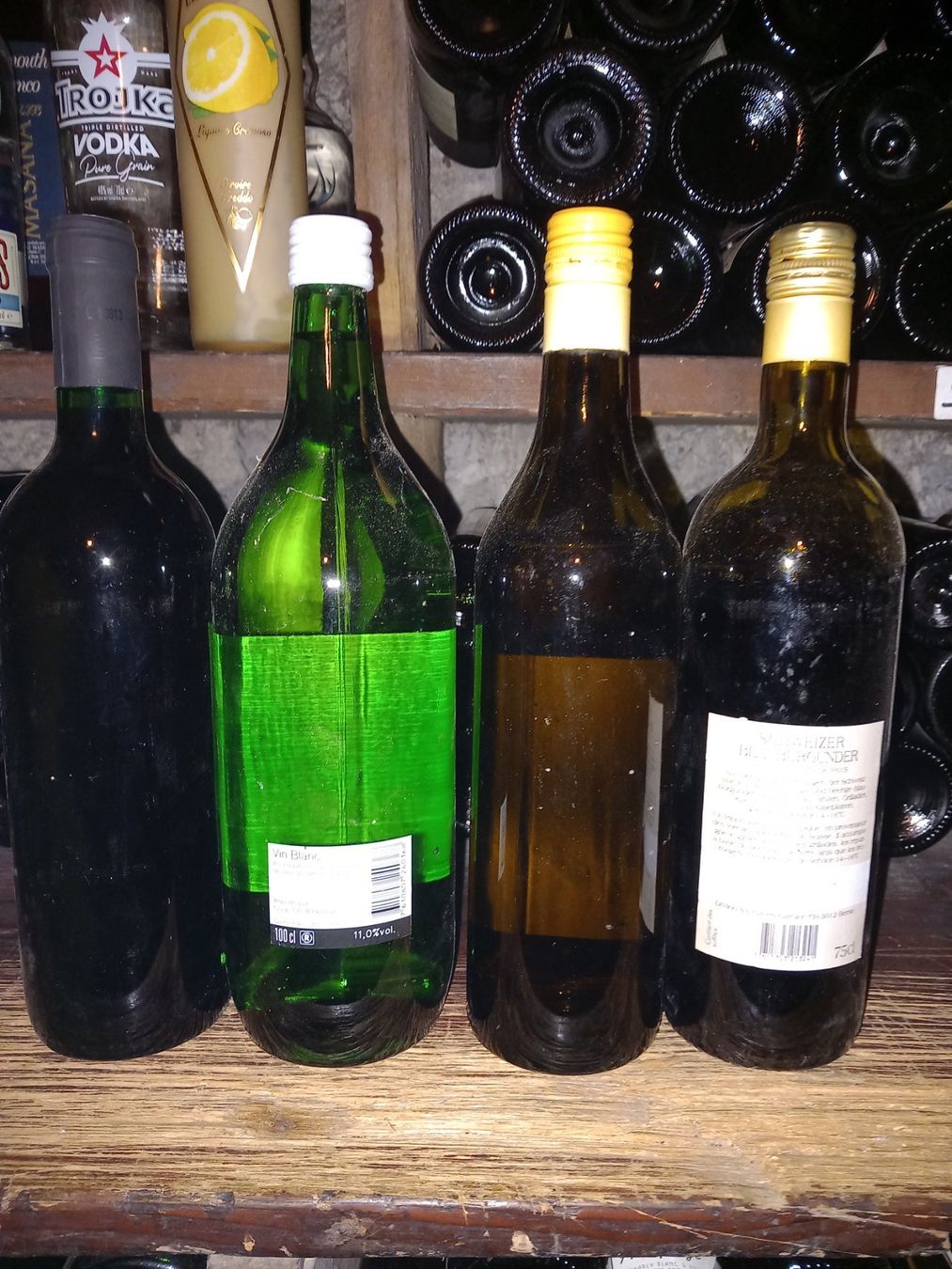 Wein: Lot de 4 bouteilles de vins dont 2 ouvertes – Gebraucht aus Le locle von juliensaran 3