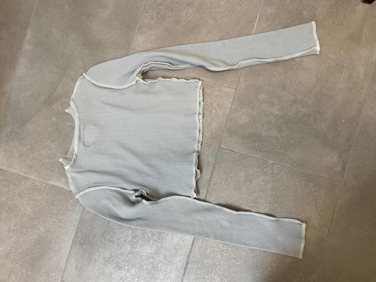 Pulls & Sweat-shirts: ALLES RAUS Spezielles Croptop hellblau – D'occasion à Kloten par simones.thriftshop 4