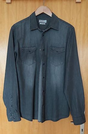 2 schwarze Hemden L und XL pro Stk. ab
