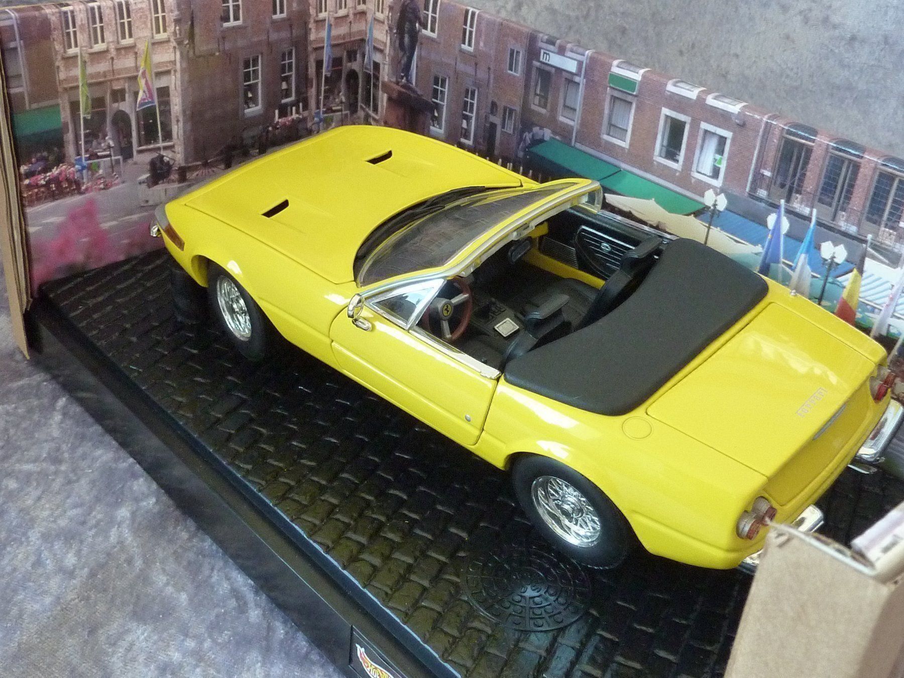 Hot Wheels Modellini d'auto: Ferrari 365 GTS/4 1:18 – Nuovo (secondo la descrizione) da Dürrenäsch venduto da modellautos4you 1