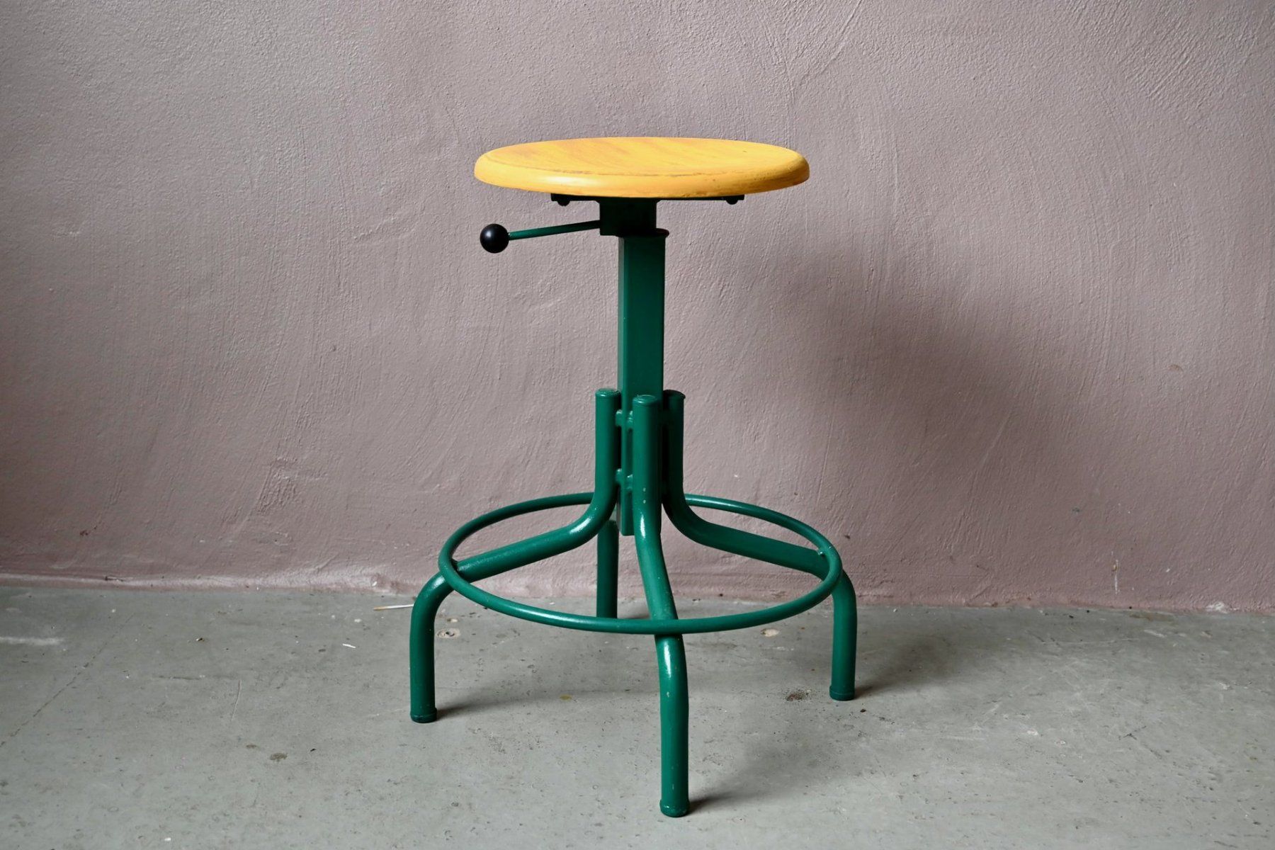 Sgabelli: Tabouret atelier industriel vert & jaune années 60 – Usato da COLMAR venduto da Sophiebellelurette 2
