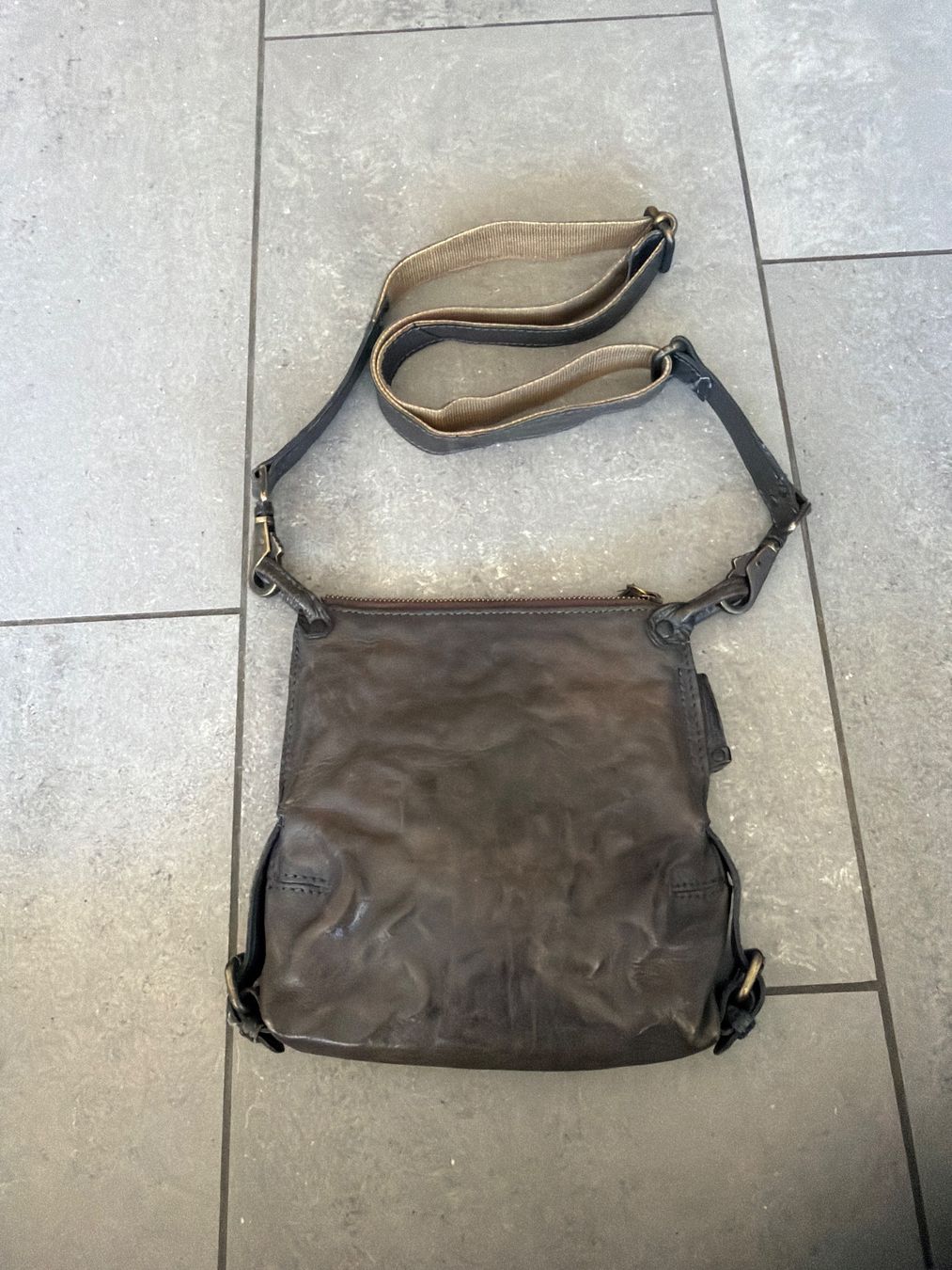 Aunts & Uncles Borse da donna: Leder Tasche von aunts & uncles – Usato da Steffisburg venduto da elle013