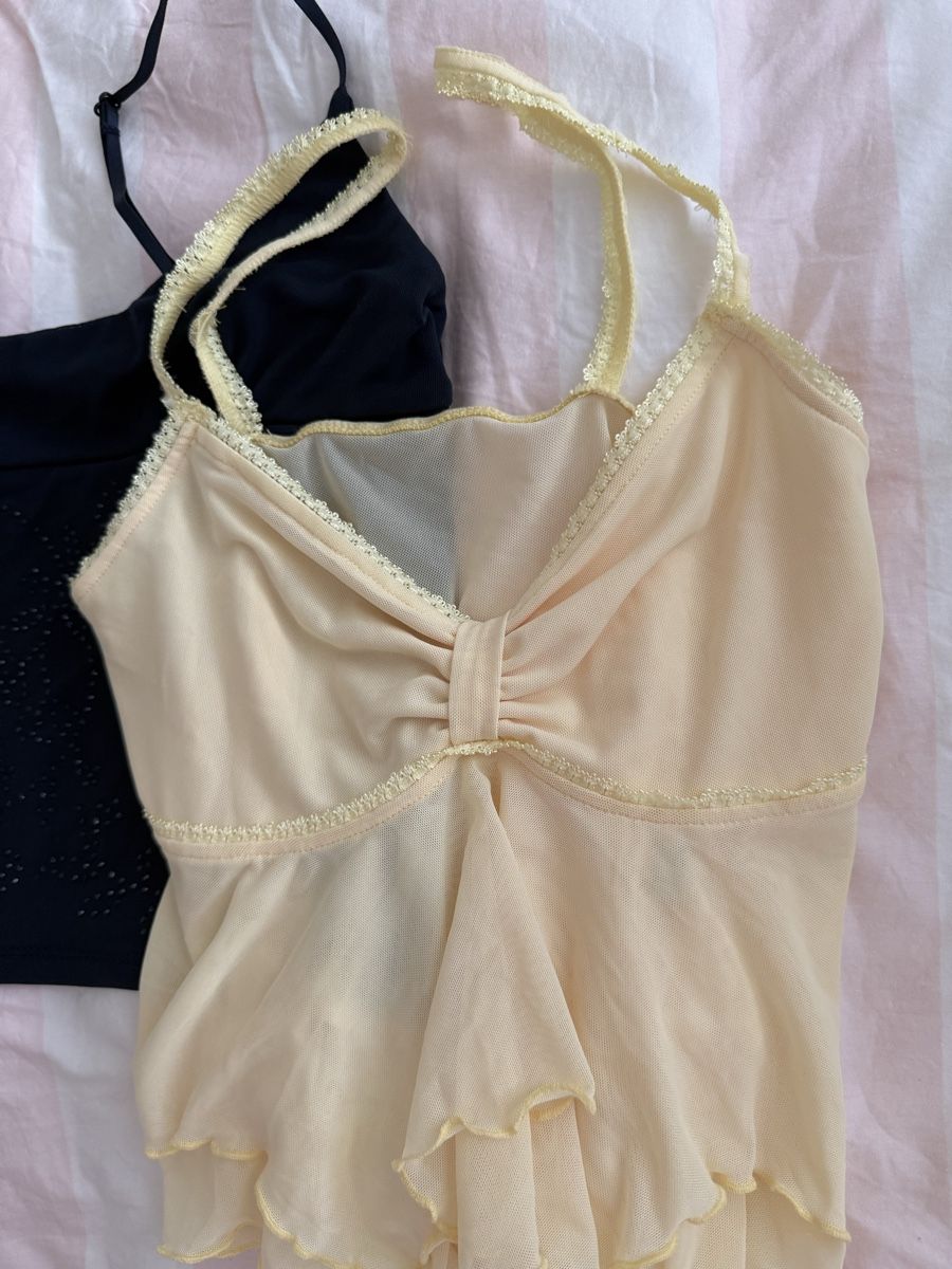 Tops: 2x Tops 💙💛 – D'occasion à Wil SG par xrnvani 1
