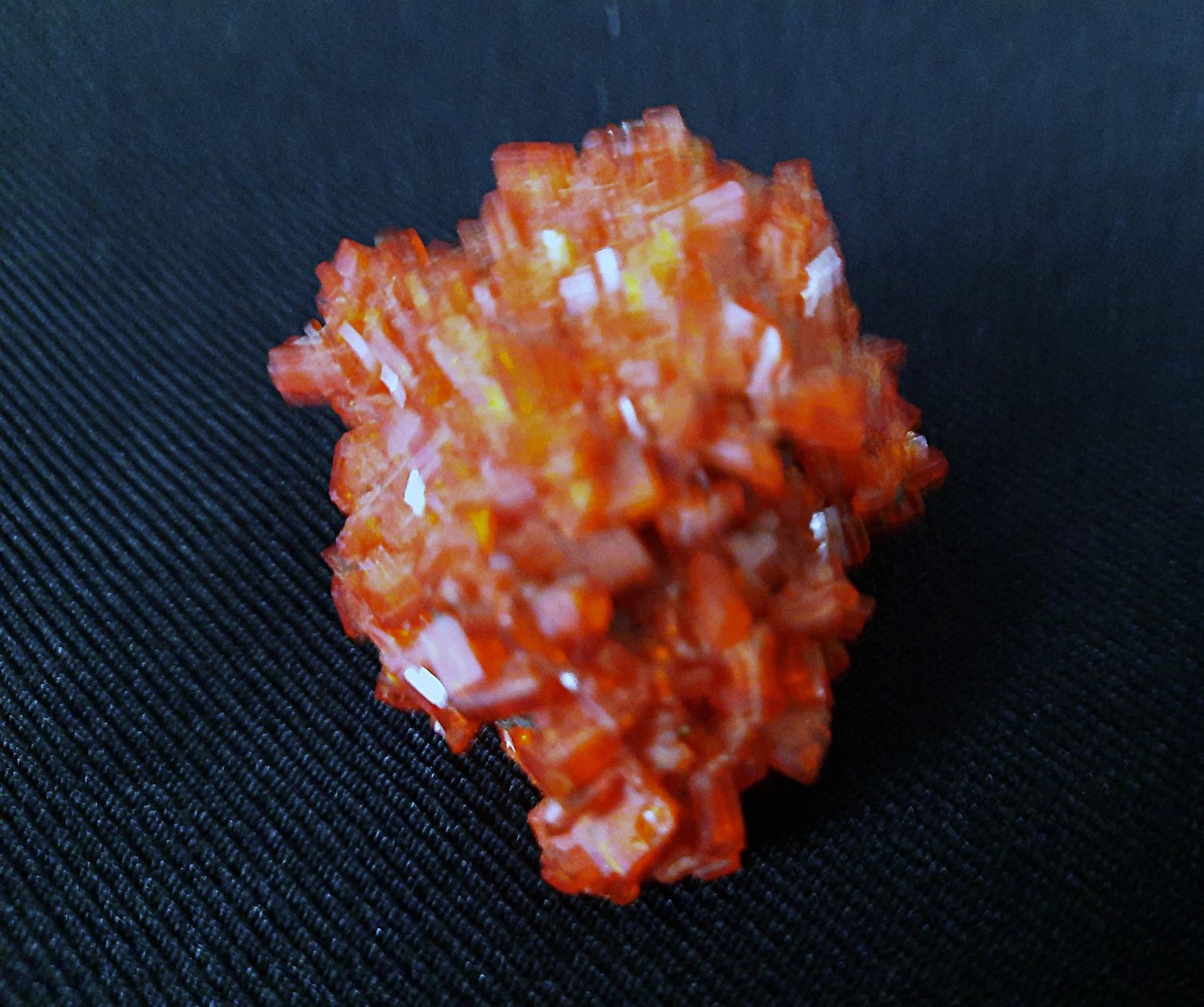 Edelsteine: VANADINITE-Edelstein – Gebraucht aus Beinwil am See von Restwert_Beinwil