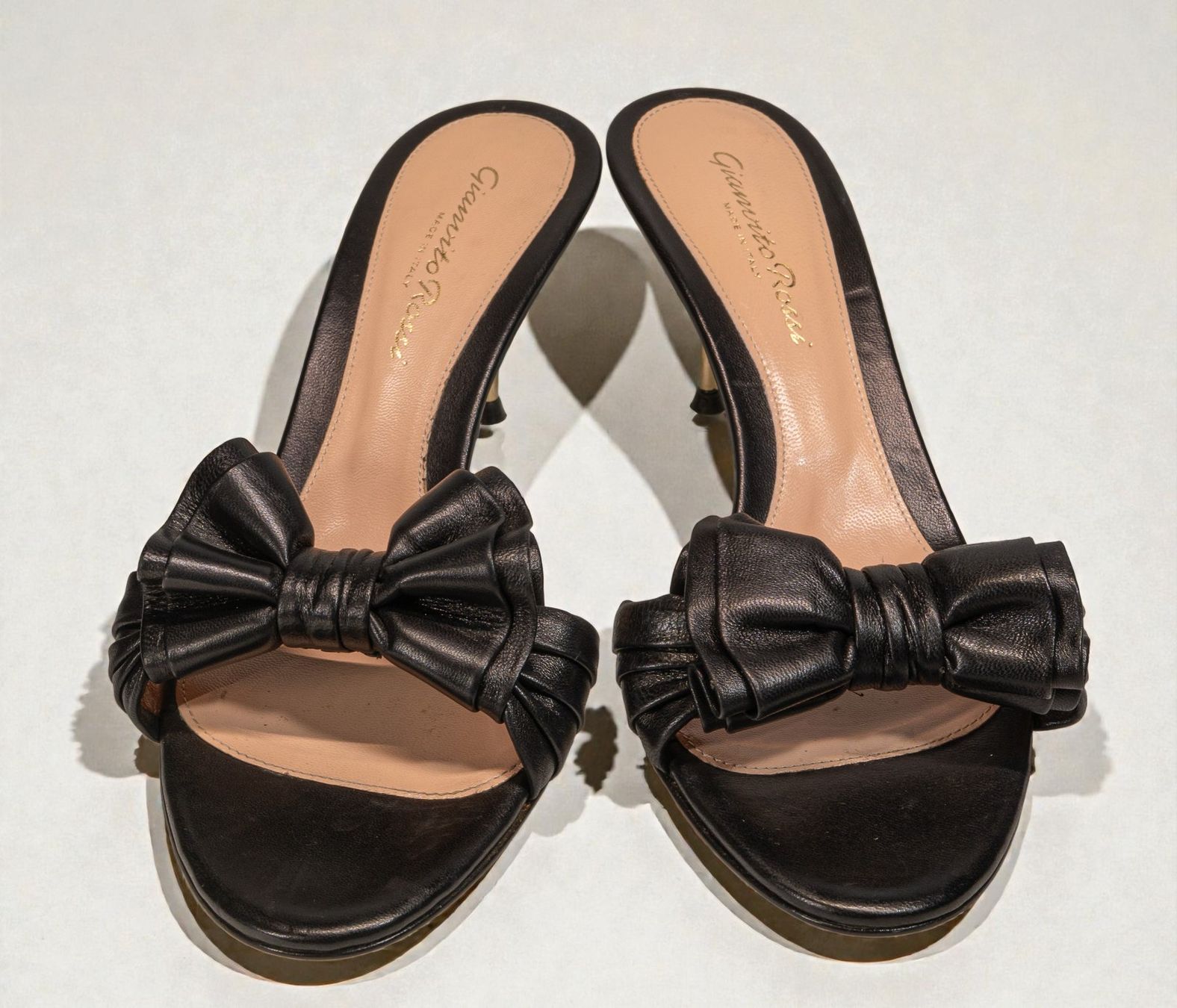 Gianvito Rossi Damenschuhe: NEUE Gianvito Rossi Sandalen – Neu und originalverpackt aus Zürich von aa1_f58r 1