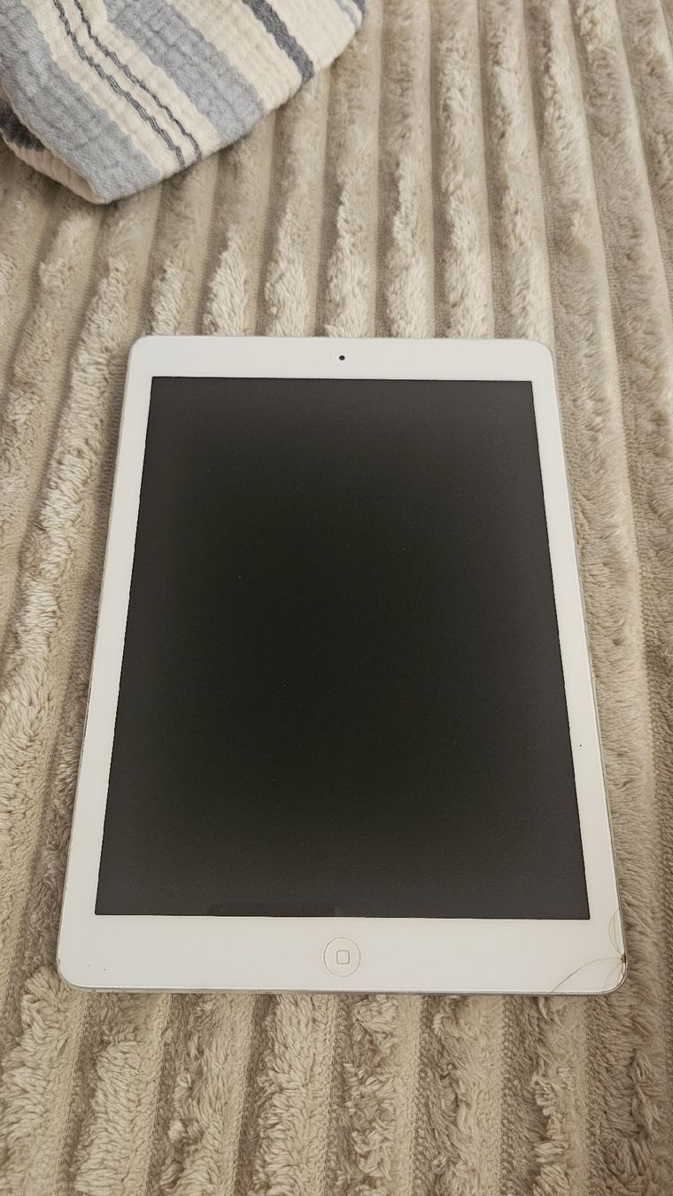 Apple Tablet PC: iPad Air 32 GB  – Defekt aus Biel/Bienne von Ayana2010