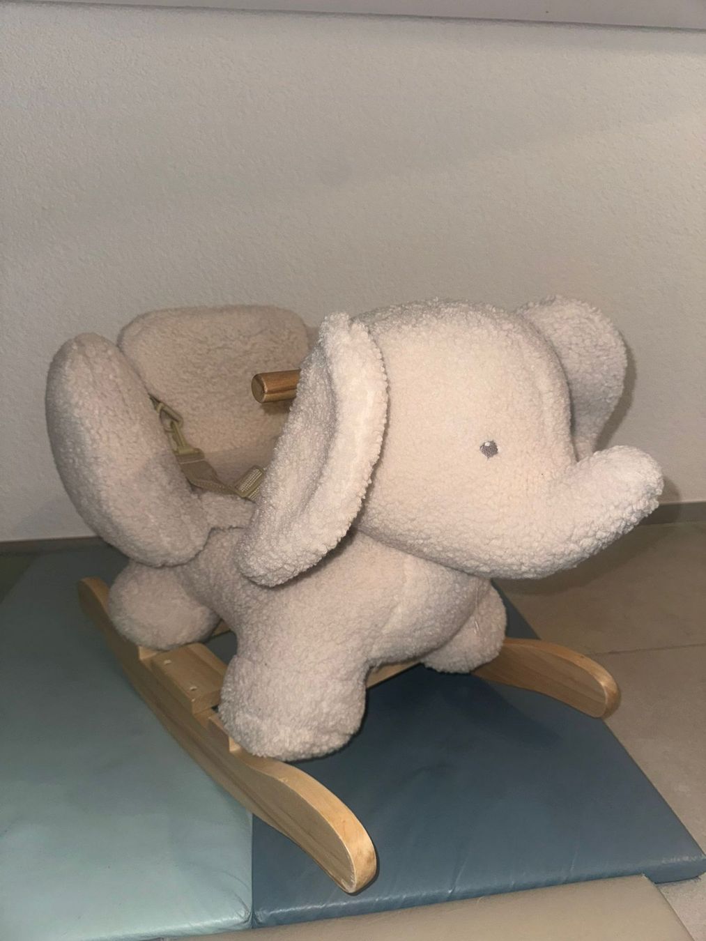 Nattou Giocattoli: NATTOU Schaukeltier Elefant – Usato da Arnegg venduto da thenemox