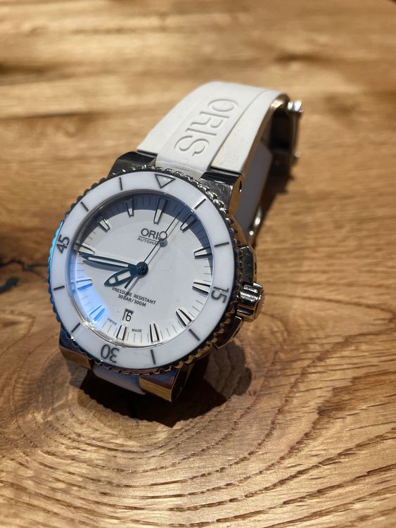 ORIS AQUIS Date White Automatic I 43mm MEN Comprare su Ricardo